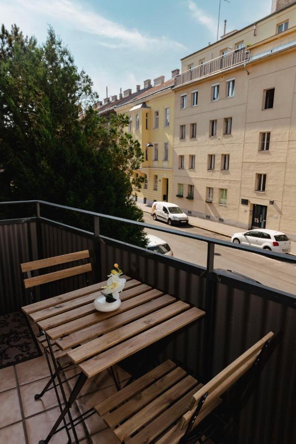 Beautiful 2-Bedroom Apartment Near Schoenbrunn Wien Ngoại thất bức ảnh